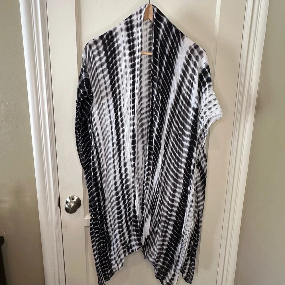 SALE 2/25 Michael Stars Black & White Tie Dye Ruana, Multi-use Coverup One Size